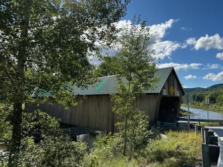 Classic, cozy farmhouse in the 4 season playground of VT's prettiest town! Отели рядом с достопримечательностью «AT trailhead Woodstock VT»