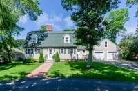 Great Family Home near Beaches and Marina! - Homestays