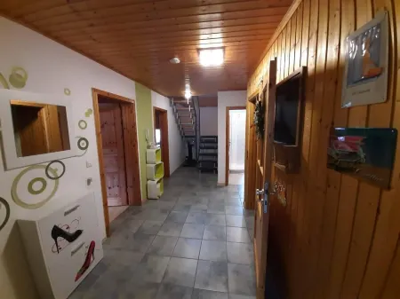 Spacious, child-friendly vacation apartment in the quiet Weser valley Отели в г. Гутсбецирк Райнхардсвальд
