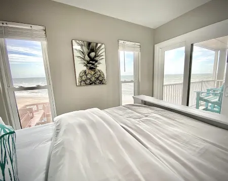 Topsail Paradise-Self Check-in and Steps to Beach! Отели в г. Стамп Саунд