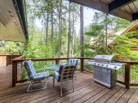 Swimming Pool, Pickleball, Tennis, Basketball Courts, Private Hot  Tub, Sauna. Hotels in Glacier