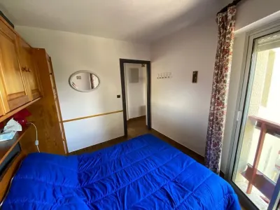 Apartment in residence with superb view and parking