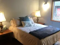 Diamond House, cozy home in a park-like setting Hotels in Ketchikan