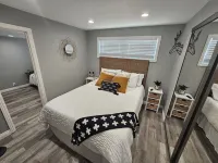 Cozy 2 bedroom Park Model Home in Popular Lake Havasu City near London Bridge