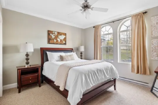 Beech Mtn - Gorgeous Mountain Views - Walk to Sledding Hill, Slopes - Fireplace