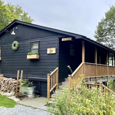 Cozy Manchester Getaway with Amazing Views!!!