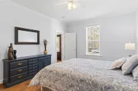 2 Miles from Holden Beach Dog Friendly, Family Friendly Sandy Feet Retreat! - 4-Star