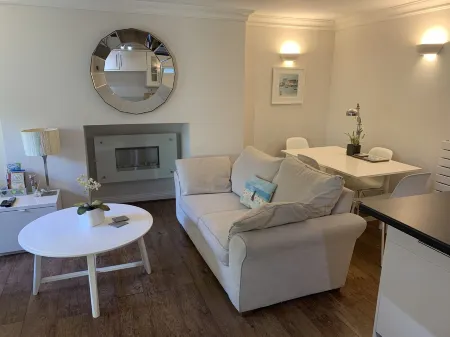 One bed cosy flat short walk  to Exeter centre Отели рядом со станцией Центральная железнодорожная станция Exeter