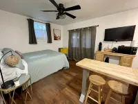 Private guest house-minutes away from Portland, Nike and many more! Hotels near Timberland Town Center