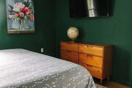 The Study - An Ode to Literature - 1 bedroom beautiful home