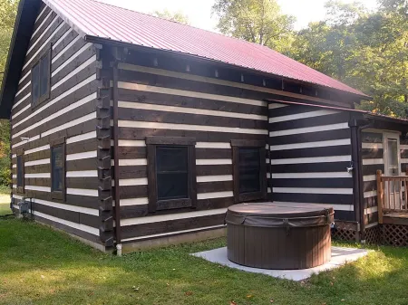 Relaxing Log Cabin Sleeps 6