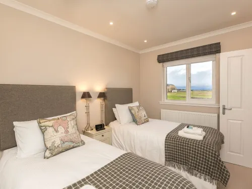 1 Links Crescent 5 Star Selfcatering House Overlooking Old Course in St Andrews