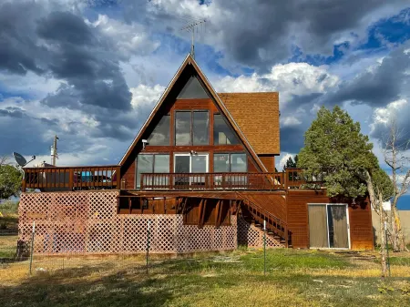 Totten Lake Lodge - Dreamy Desert A-Frame