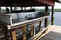 Riverfront Retreat-Private Dock; Fishing, Boating & Peaceful Getaway in Welaka