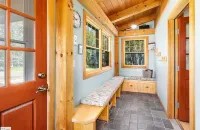 Timber Frame House overlooking Lake Superior, 20 miles from downtown Duluth