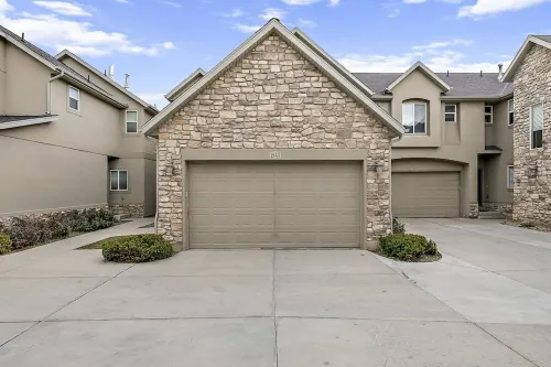 Spacious, Stylish, & Perfect for Families! Centrally Located Near Everything!