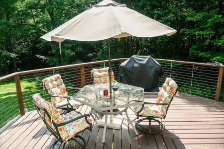 Cozy 4Br Mountain Home Near Sugarbush, Beside the Original Lawson's Brewery Отели рядом с достопримечательностью «Шугарбуш Резорт»