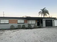 Charming 3-bedroom house centrally located in Brandon, FL - 2 ดาว