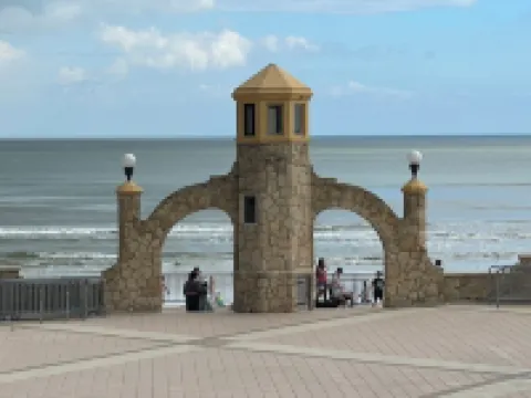 Newly Renovated Ocean Front Studio in Daytona Beach