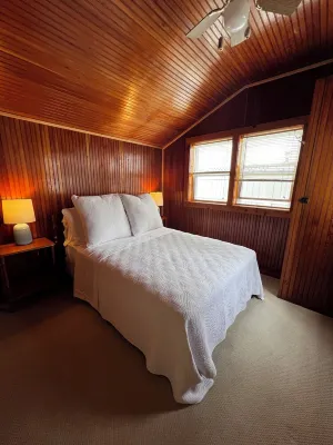 Spend Your Best Family Vacation by the Lake This Summer at our Cozy Cottage. Hotels in Carp Lake