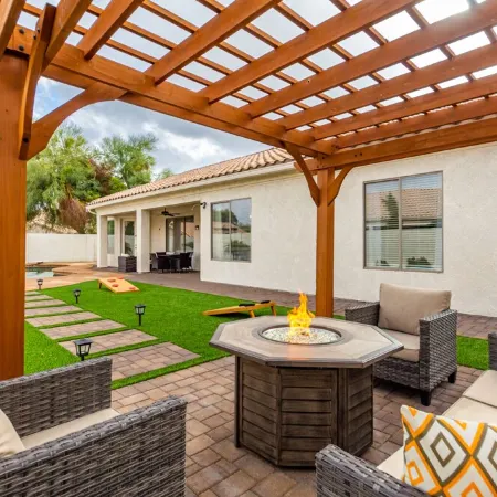 Edgemont Escape-  3 King Beds, Heated Pool*, Close to Spring Training,