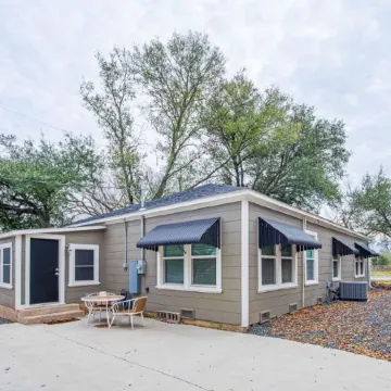 Glamorous Renovated Home in Historic Bryan