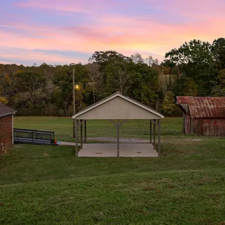 Updated Modern Farmhouse Near Downtown Dickson!