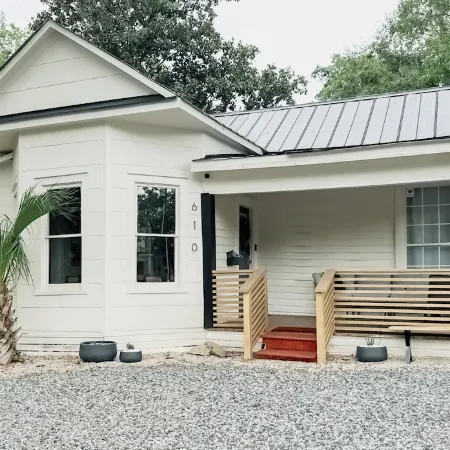 The Haven - Downtown OS with Pool & Pool House!