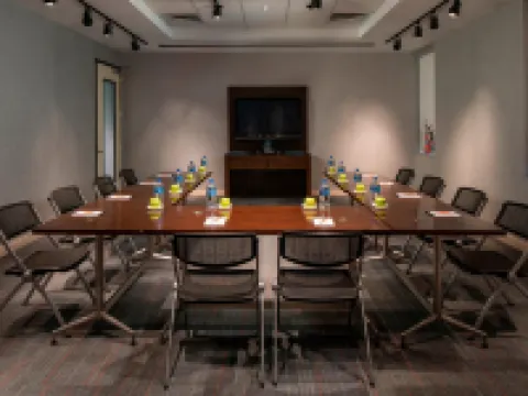 Aloft Rogers-Bentonville Hotels in Rogers