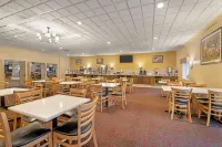 Best Western Green Bay Inn Conference Center - 朝食