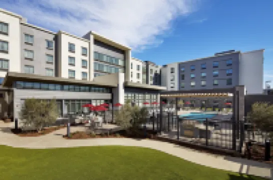 Hampton Inn Long Beach Airport