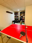 Home w/Hot Tub -Spacious, Quiet Neighborhood Near des Moines, IA.