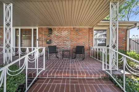 3BR/3BA 1940s Bungalow Near Expo Square. Pet friendly! Отели рядом с достопримечательностью «Expo Square»