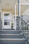 Cozy 3-bedroom Duplex2 in beautiful Springfield with WiFi, central AC Hotels in Springfield