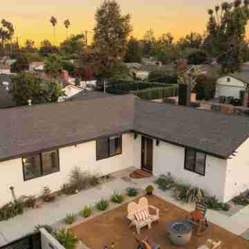 Canoga Park Modern 4-BR Home w/ Spa, Claw Machine, Arcades, Games, Firepit Hotel Exterior