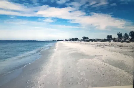 LOCATION!! Modern waterfront home;1-block to FishermanVillage; HEATED SALT POOL Отели в г. Пунта-Горда