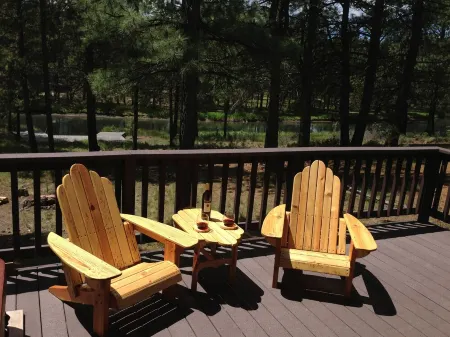 Three Rivers Retreat Near Sunriver: Easy Access To Mt. Bachelor/Deschutes River Отели в г. Три Риверс