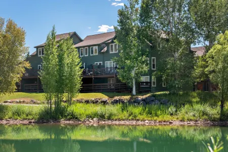 Townhome w/ Lake & MTN Views Near Basalt & Whole Foods, 18 Mi. to Ski in Aspen! Отели в г. Басолт
