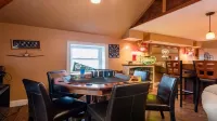Sleeps 27/Pickleball Court/Game Room/Hot Tub/Pool/Batting Cage/Beach