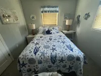 Steps to the Beach Pet friendlyHouse. Pool & hot tub! 3 minute walk to beach!