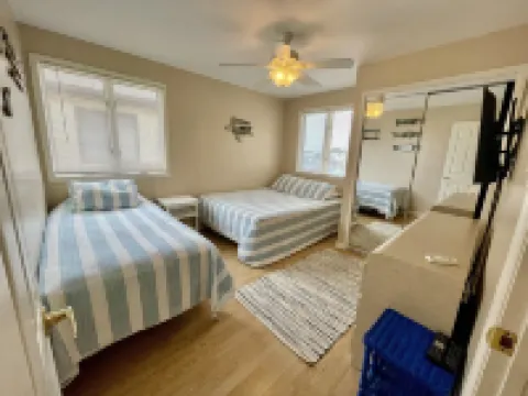 Oceanfront 4Br Townhouse-Great Location-New Kitchen- Available 6/27-6/30