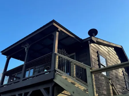 Charming Cozy Cabin Studio Close to Nashville with Great Tennessee Views