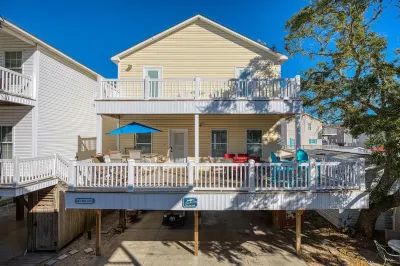 5 BR Beach House in Oceanfront Family Resort Hotels near TPC Myrtle Beach