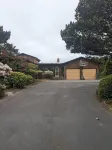 One block to the beach, beautiful 3bd/3ba house with view, come relax and enjoy Hôtels à proximité de : Fort Stevens State Park