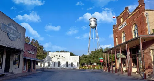 Walk to Gruene Hall!on Guadalupe River! Pets Welcome