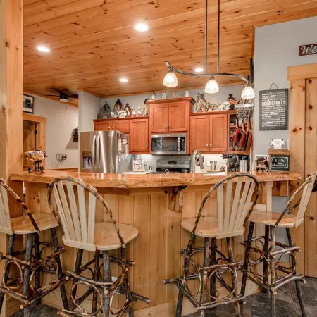 Immaculate Hand-Hewn Log Cabin ~ Private Wooded Setting In Egg Harbor