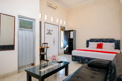 RedDoorz near Alun Alun Kebumen Hotel dekat BENDUNGAN WADUK SEMPOR