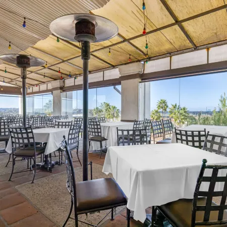 Best Western Plus Hacienda Hotel Old Town Отели рядом с достопримечательностью «Научный Центр Рубэн Х Флит»
