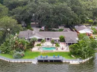 Luxury Hideaway - Lakefront - Mini Golf, Pool + More! Hotels in Seffner
