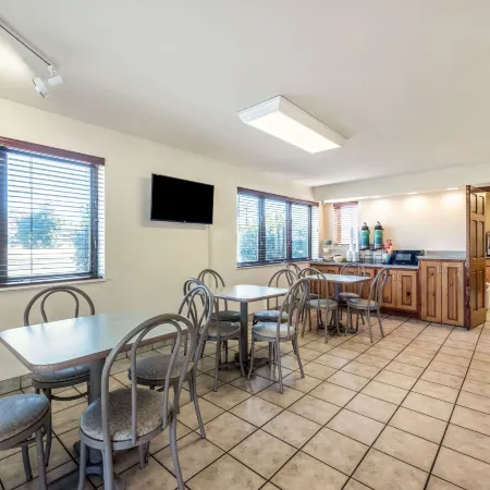 Quality Inn & Suites at Dollywood Lane